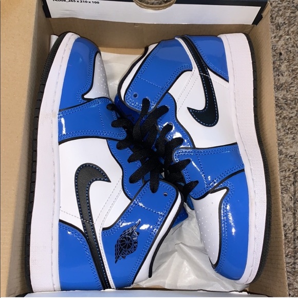 Air Jordan 1 MID SE 'SIGNAL BLUE' - Picture 7 of 9